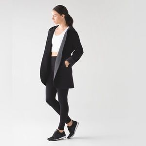 Lululemon City Bound Wrap
Heathered Black / Black size small